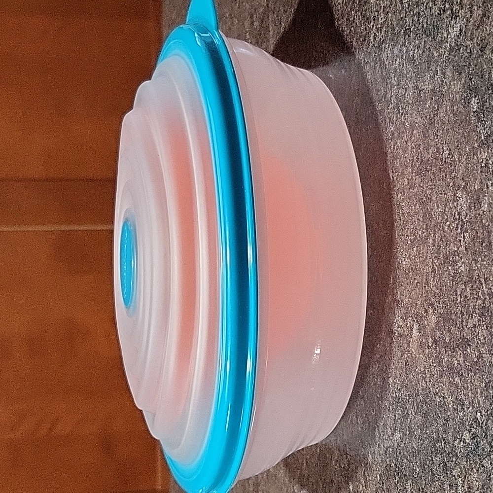 Tupperware 4- cup Stuffable Container - Picture 5 of 5